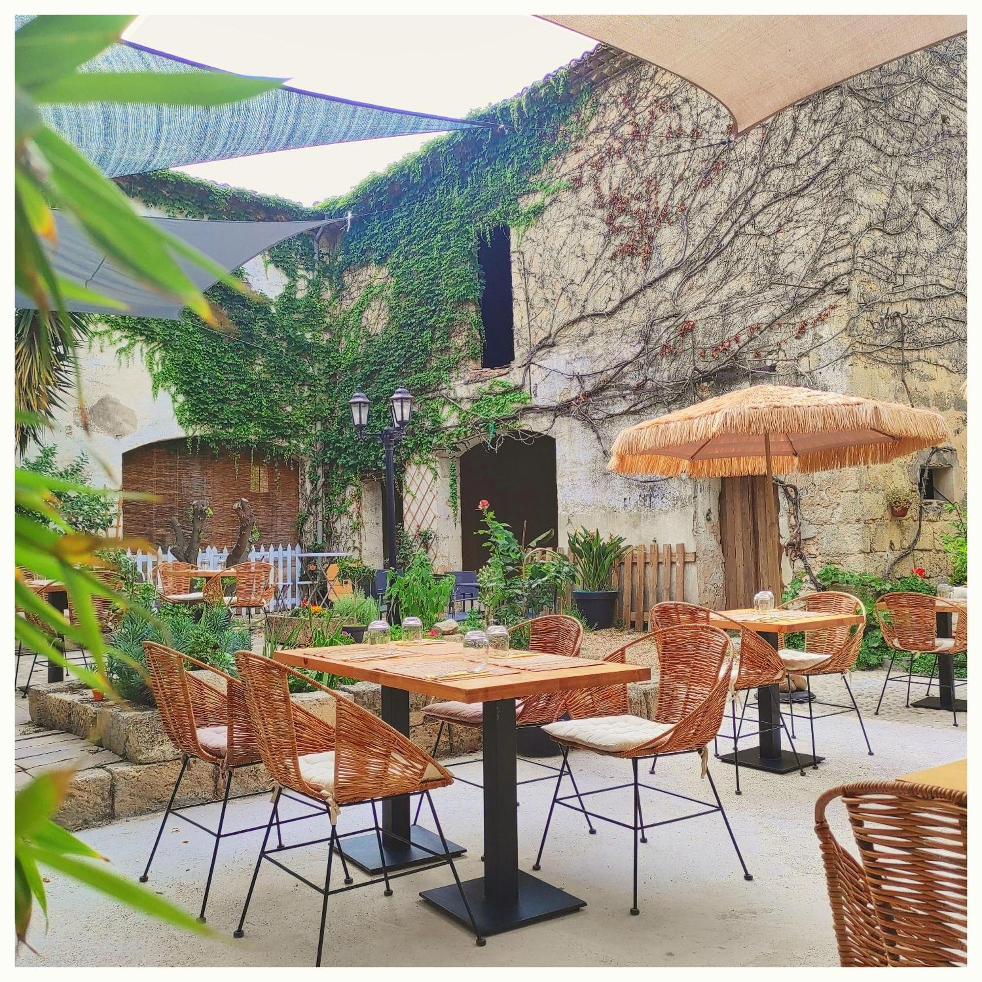 مبيت وإفطار فاوفيرت La Vigneronne Des Costieres المظهر الخارجي الصورة